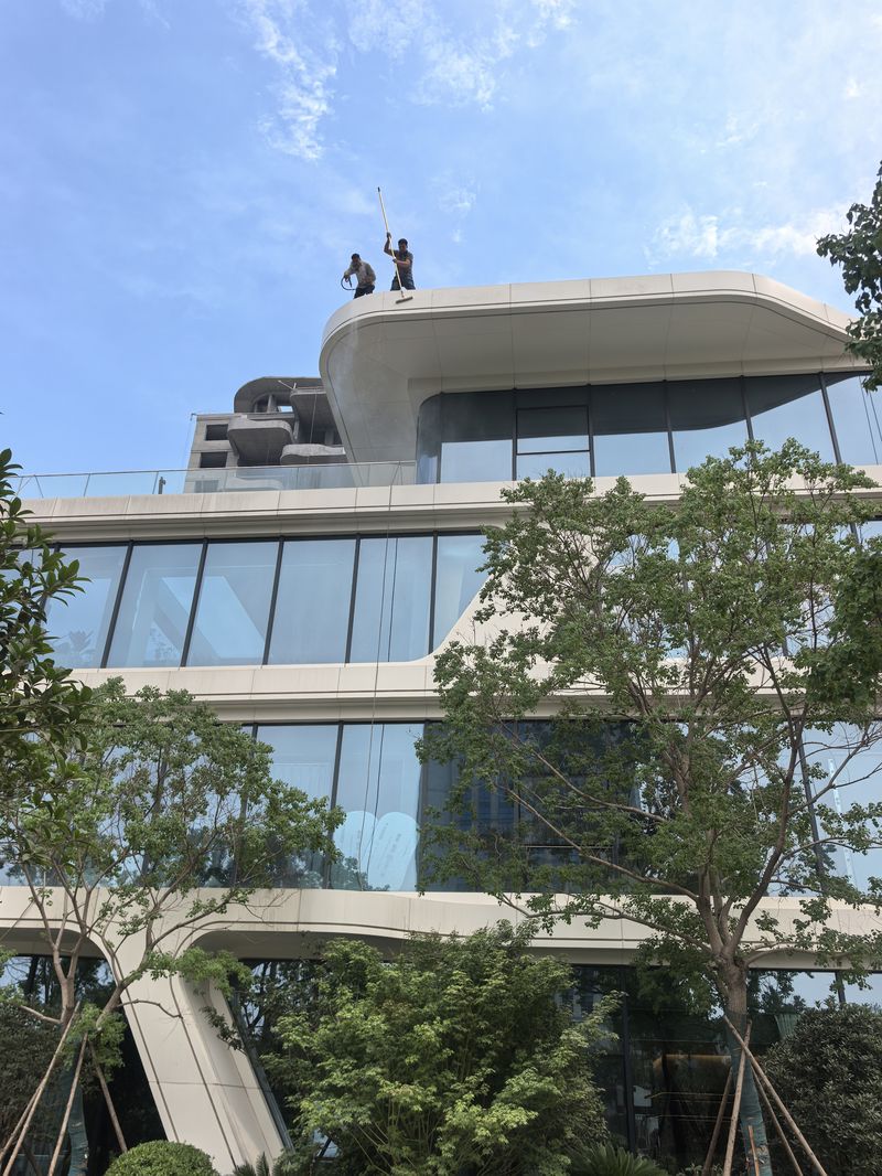 森林云墅售楼部外墙清洗