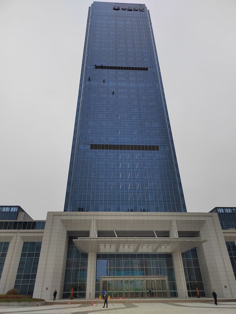 双汇大厦幕墙清洗